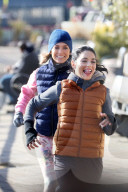 PEOPLE - Jennifer Lopez und Vanessa Hudgens joggen auf dem Filmset