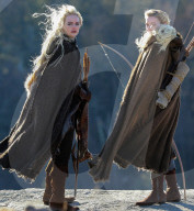 PEOPLE - Emma Stone und Julia Garner auf dem Set von "Maniac"