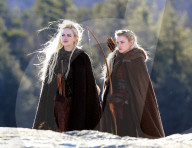 PEOPLE - Emma Stone und Julia Garner auf dem Set von "Maniac"