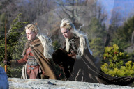 PEOPLE - Emma Stone und Julia Garner auf dem Set von "Maniac"