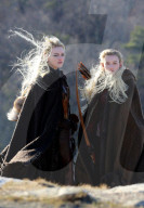 PEOPLE - Emma Stone und Julia Garner auf dem Set von "Maniac"