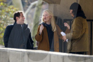 PEOPLE - Emma Stone und Julia Garner auf dem Set von "Maniac"
