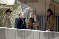 PEOPLE - Emma Stone und Julia Garner auf dem Set von "Maniac"