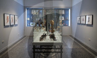 PEOPLE - Madrid: Manolo Blahnik in seiner Ausstellung im Museum für Decorative Arts