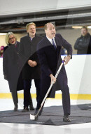 PEOPLE - Prinz William spiel Eishockey ohne Schlittschuhe in Helsinki