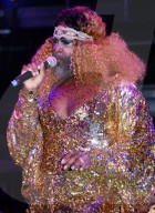 PEOPLE - London: Promis feiern an Elton John's 'AIDS Foundation' Gala