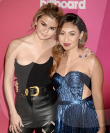 PEOPLE - Selena Gomez ehrt ihre Nierenspenderin Francia Raisa an den Billboard's Women in Music Awards