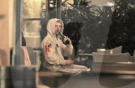 PEOPLE - Justin Bieber mit Selena Gomez im Montage Hotel in Beverly Hills