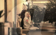 PEOPLE - Justin Bieber mit Selena Gomez im Montage Hotel in Beverly Hills