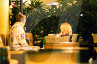 PEOPLE - Justin Bieber mit Selena Gomez im Montage Hotel in Beverly Hills