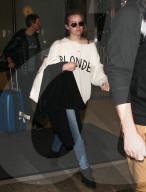 PEOPLE - Zurück aus Paris: Ava Phillippe mit Tennessee und Jim Toth am Flughafen von LA