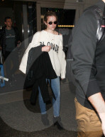 PEOPLE - Zurück aus Paris: Ava Phillippe mit Tennessee und Jim Toth am Flughafen von LA