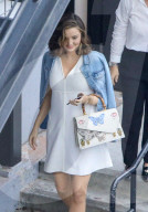 EXKLUSIV - Schwangere Miranda Kerr präsentiert strahlend ihre Kosmetik-Linie