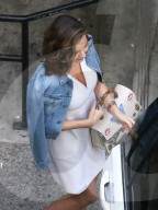 EXKLUSIV - Schwangere Miranda Kerr präsentiert strahlend ihre Kosmetik-Linie