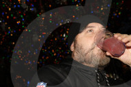 FEATURE - Bad Santa: New York hat seine Anti-Weihnachtsbar Jingle Hell's