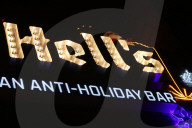 FEATURE - Bad Santa: New York hat seine Anti-Weihnachtsbar Jingle Hell's