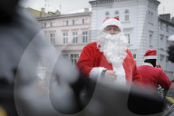 FEATURE - Motorisierte Weihnachtsmänner in Polen