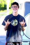 PEOPLE - Total Happy - Justin Bieber strahlt wie ein Maikäfer