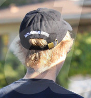 PEOPLE - Total Happy - Justin Bieber strahlt wie ein Maikäfer