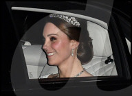 PEOPLE - Die englischen Royals auf dem Weg zum Botschafter-Empfang im Buckingham Palace