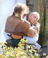 EXKLUSIV - Jaden Smith turtelt mit seiner Freundin in Calabasas