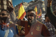 NEWS - Barcelona demonstriert Zusammenhalt