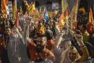 NEWS - Barcelona demonstriert Zusammenhalt