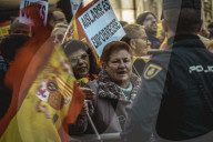NEWS - Barcelona demonstriert Zusammenhalt