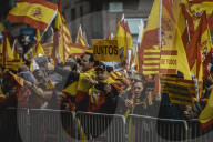 NEWS - Barcelona demonstriert Zusammenhalt