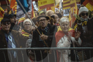 NEWS - Barcelona demonstriert Zusammenhalt