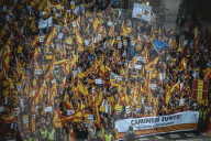 NEWS - Barcelona demonstriert Zusammenhalt