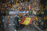 NEWS - Barcelona demonstriert Zusammenhalt