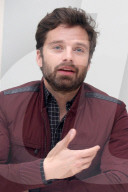 PORTRAIT - Sebastian Stan