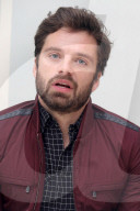 PORTRAIT - Sebastian Stan