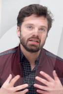 PORTRAIT - Sebastian Stan