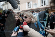 PEOPLE - Johnny Hallyday: Trauernde Fans in Marnes-la-Coquette