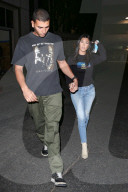 EXKLUSIV - "Schrei nach Liebe": Kourtney Kardashian trägt ein klares Statement