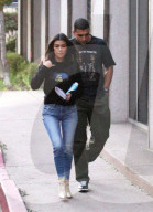 EXKLUSIV - "Schrei nach Liebe": Kourtney Kardashian trägt ein klares Statement