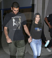 EXKLUSIV - "Schrei nach Liebe": Kourtney Kardashian trägt ein klares Statement