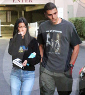 EXKLUSIV - "Schrei nach Liebe": Kourtney Kardashian trägt ein klares Statement