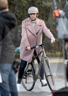 EXKLUSIV - Velosturz von Toni Collette bei den Dreharbeiten von "Wanderlust"