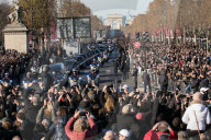PEOPLE - Trauerfeier für Johnny Hallyday in Paris: Corso auf der Champs Elysees