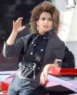 EXKLUSIV - Cindy Crawford macht ein Fotoshooting im 80er Jahre-Stil