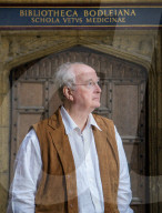 STUDIO - Philip Pullman