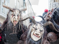 FEATURE - Traditioneller Krampus-Lauf in München auf den Weihnachtsmärkten