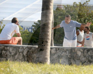 EXKLUSIV - Christian Vieri zeigt seine Rundungen beim Tennisspiel  in Miami