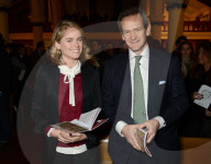 PEOPLE - Stille Nacht... Cressida Bonas singt Weihnachtlieder