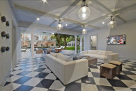 PEOPLE - So wohnen Kyle Richards und Mauricio Umanskyhave in Encino