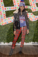 PEOPLE - Verliebt - Verlobt: Chanel Iman und Sterling Shepard strahlen in die Kamera