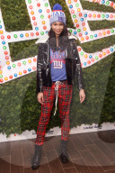 PEOPLE - Verliebt - Verlobt: Chanel Iman und Sterling Shepard strahlen in die Kamera
